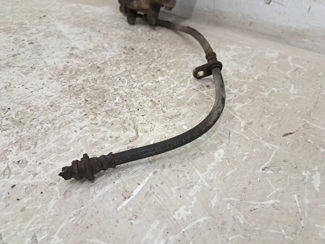 Pinza freno anteriore destro Pinza freno anteriore destro