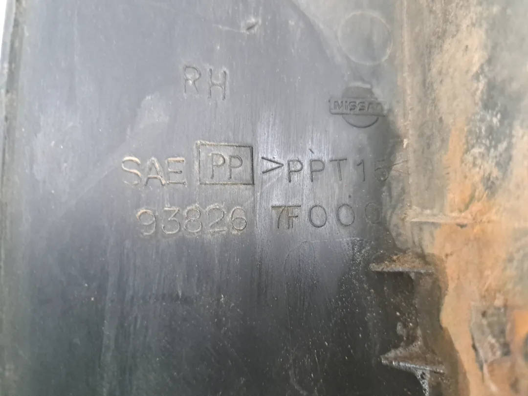 Modanatura arco passaruota posteriore destro Modanatura arco passaruota posteriore destro