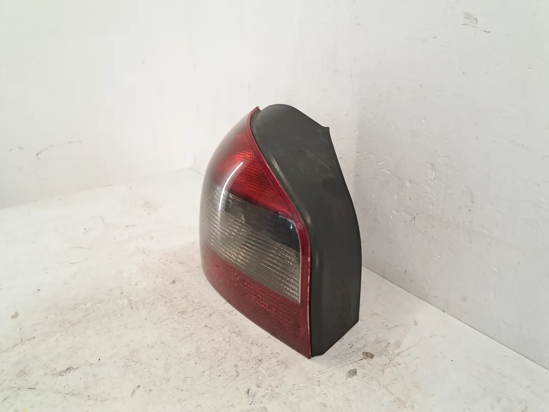 Fanale faro posteriore sinistro