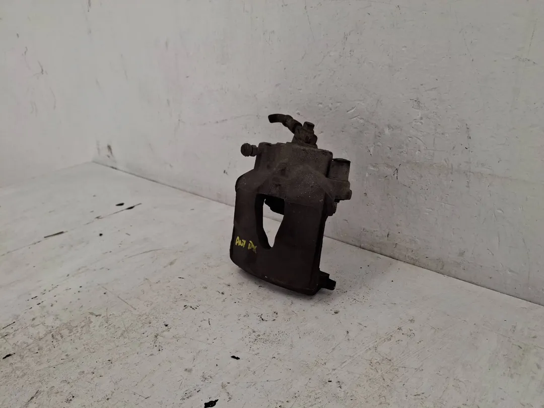 Pinza freno anteriore destro Pinza freno anteriore destro