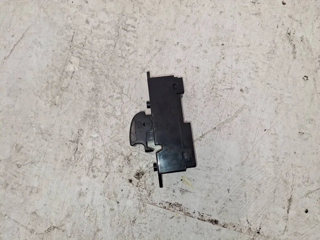 Interruttore alzacristalli porta anteriore