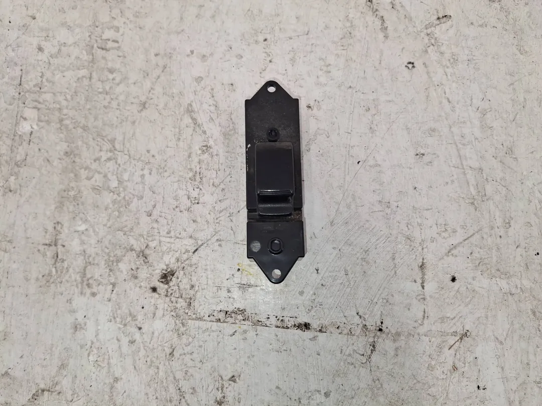 Interruttore alzacristalli porta anteriore