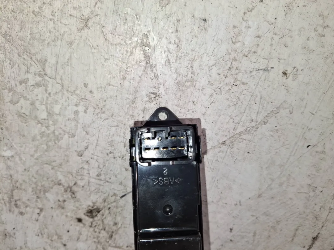 Interruttore alzacristalli porta anteriore