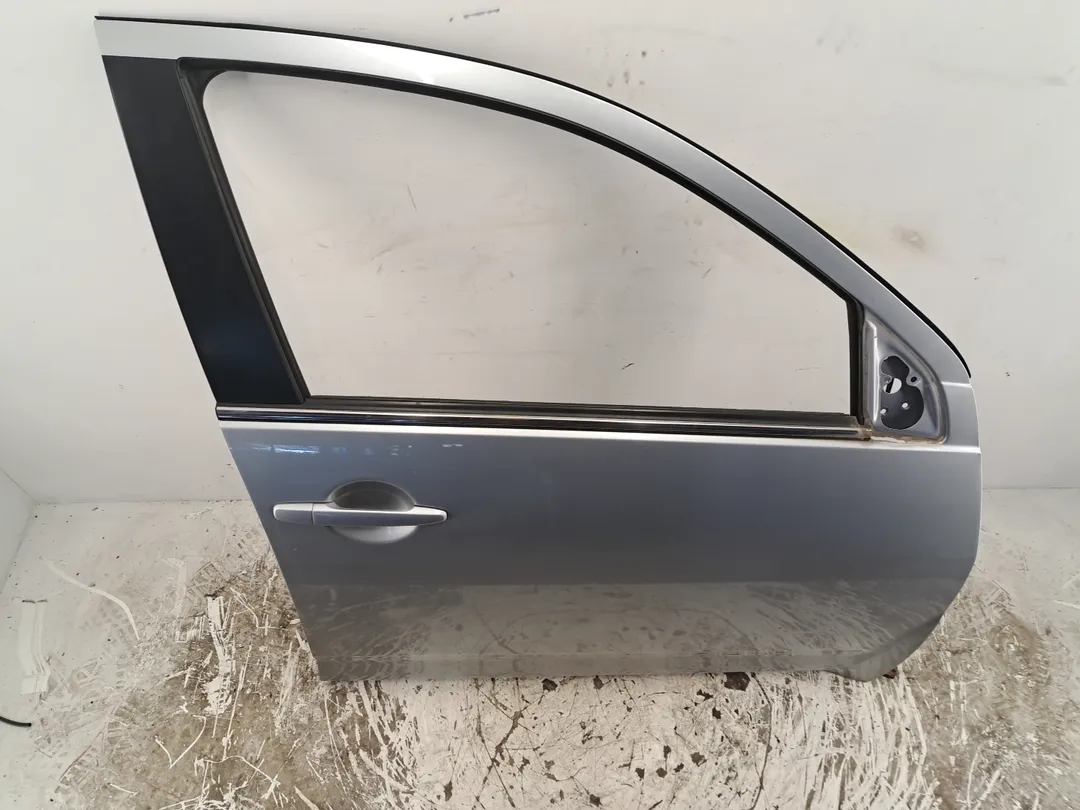 Porta anteriore destro