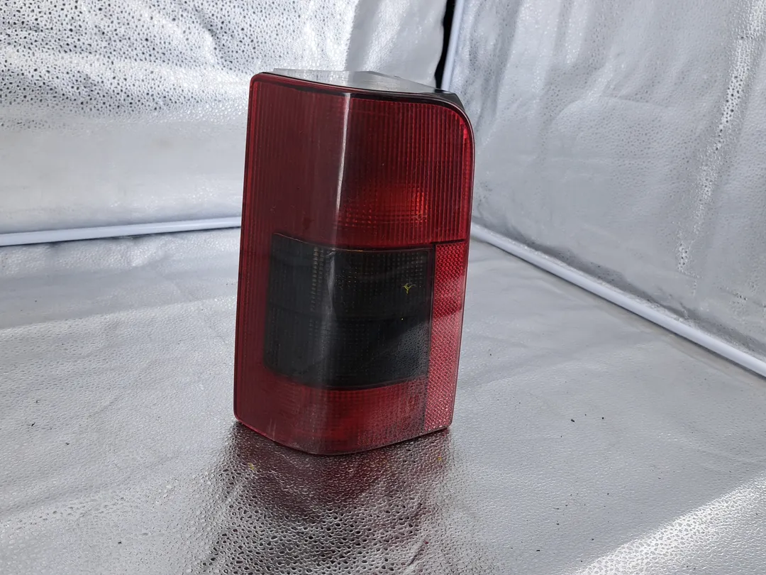 Fanale faro posteriore sinistro
