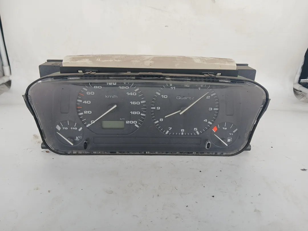 Quadro strumenti contachilometri Quadro strumenti contachilometri