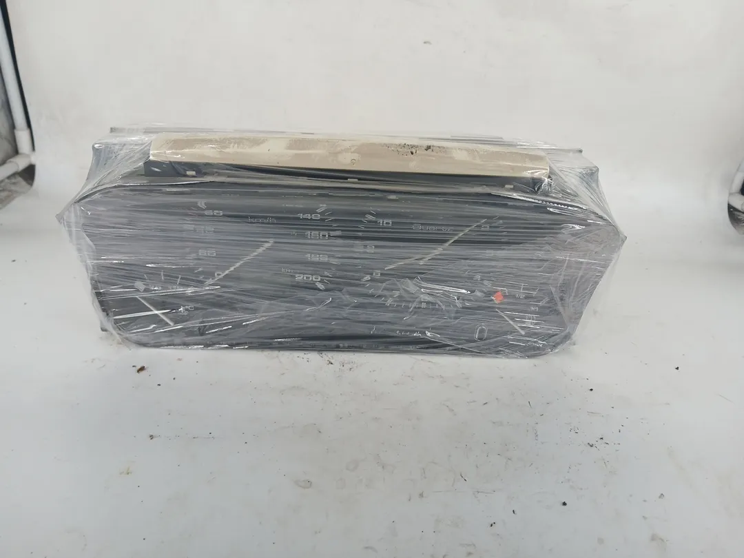 Quadro strumenti contachilometri Quadro strumenti contachilometri