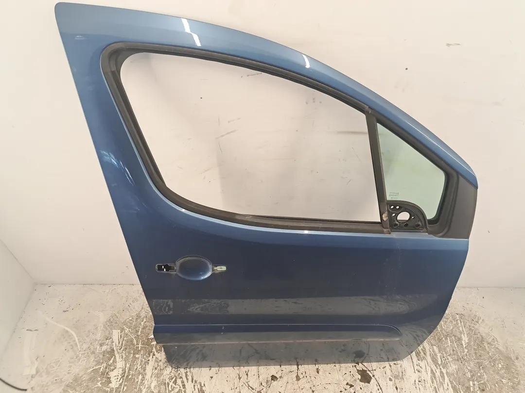 Porta anteriore destro
