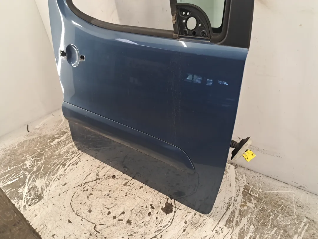 Porta anteriore destro