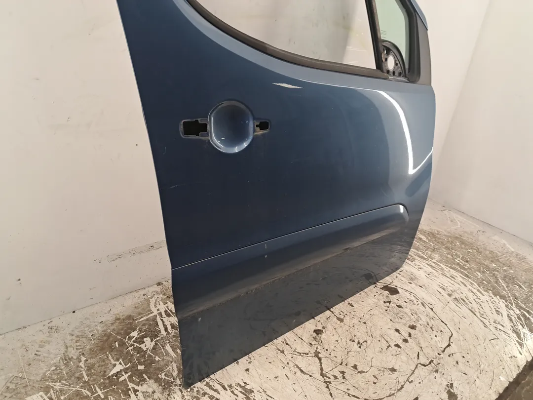 Porta anteriore destro