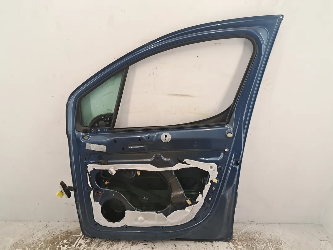Porta anteriore destro