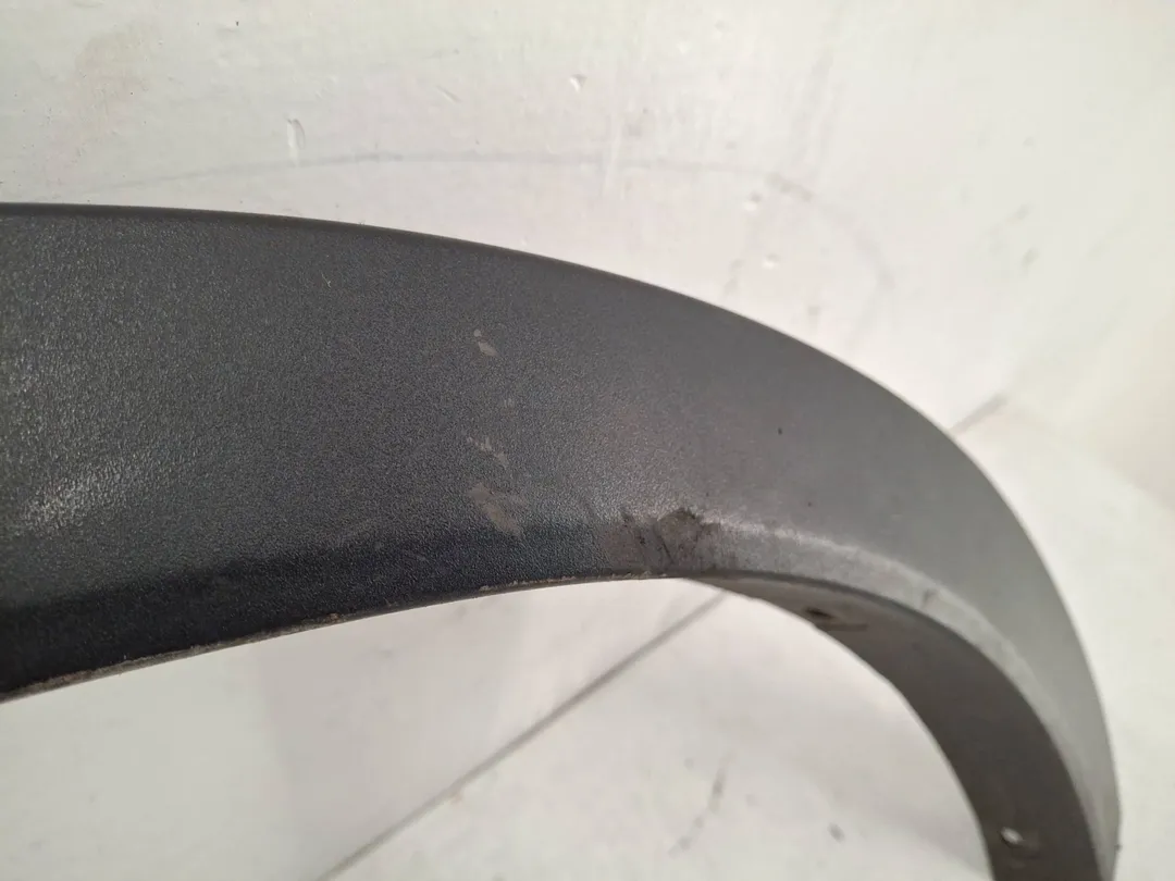 Modanatura arco passaruota posteriore sinistro Modanatura arco passaruota posteriore sinistro