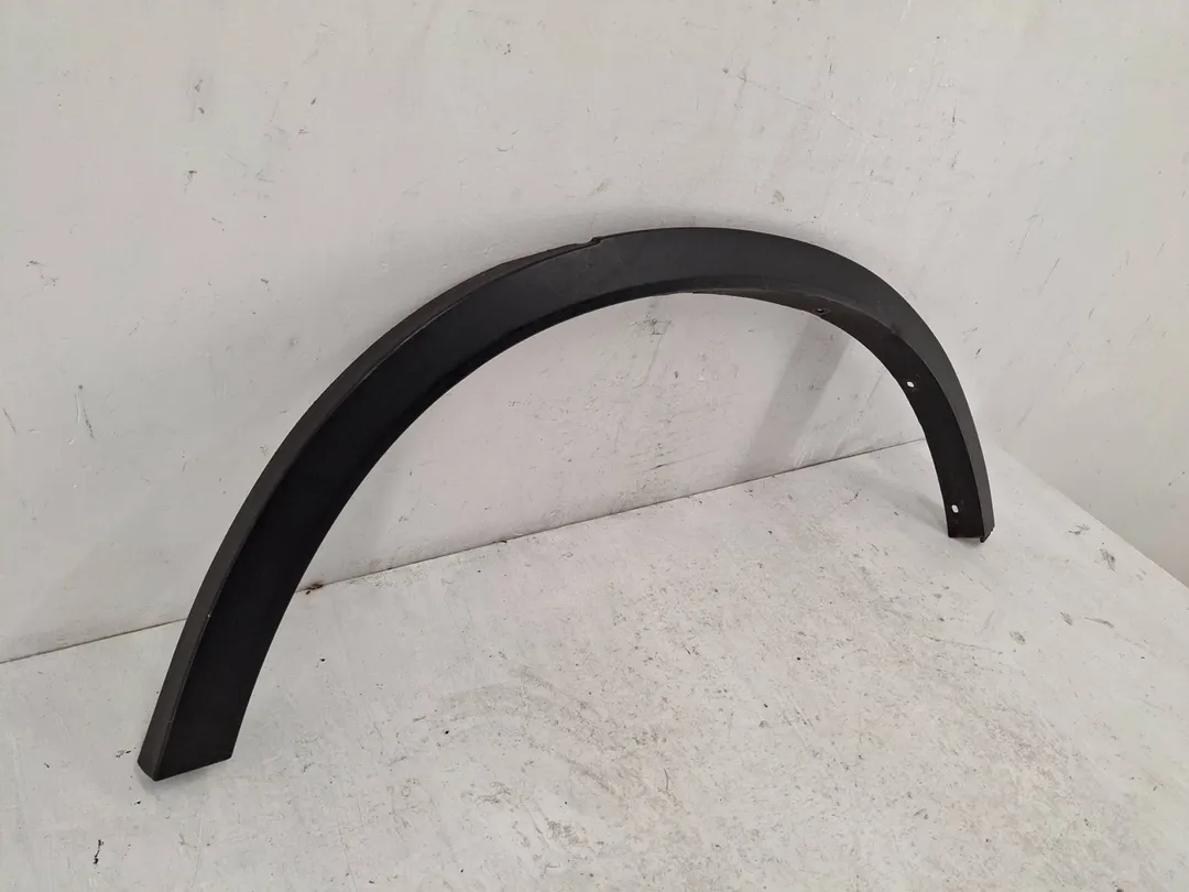 Modanatura arco passaruota posteriore sinistro Modanatura arco passaruota posteriore sinistro