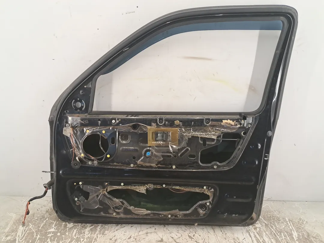 Porta anteriore destro Porta anteriore destro