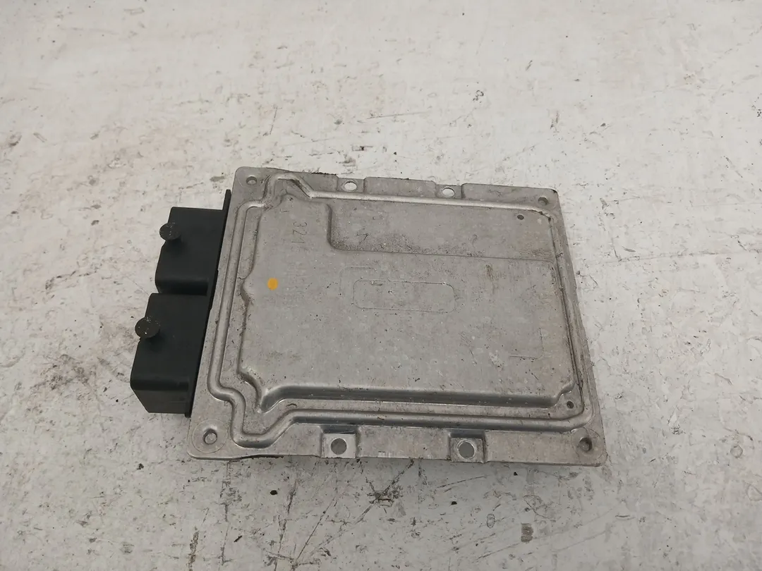 Centralina iniezione motore ECU Centralina iniezione motore ECU