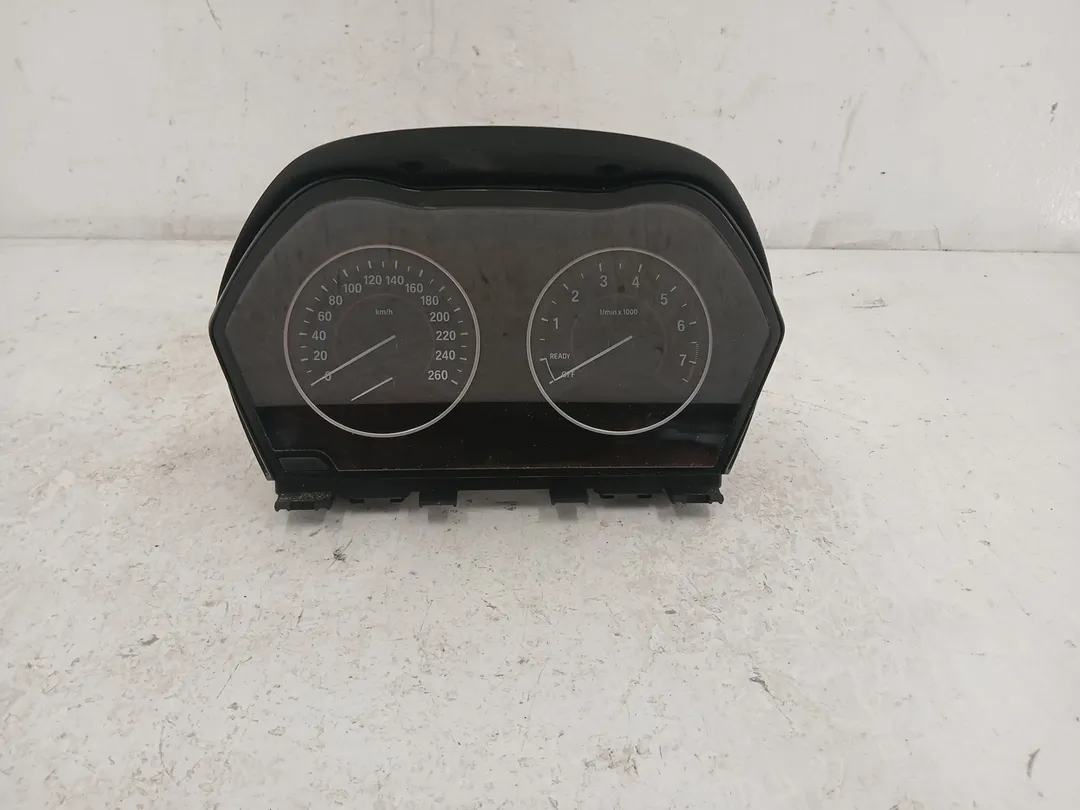 Quadro strumenti contachilometri Quadro strumenti contachilometri