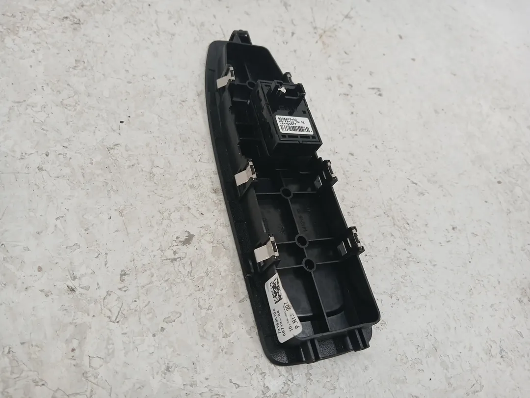 Interruttore alzacristalli porta anteriore Interruttore alzacristalli porta anteriore