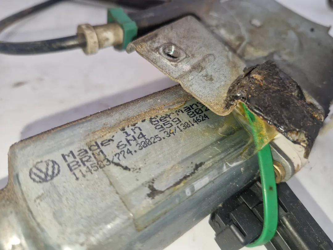 Alzacristallo alzavetro elettrico porta anteriore sinistro Alzacristallo alzavetro elettrico porta anteriore sinistro