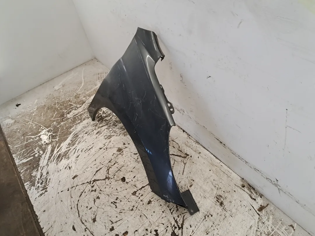 Parafango anteriore destro