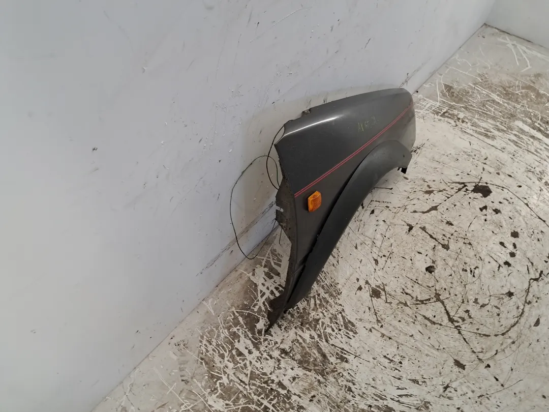 Parafango anteriore destro Parafango anteriore destro