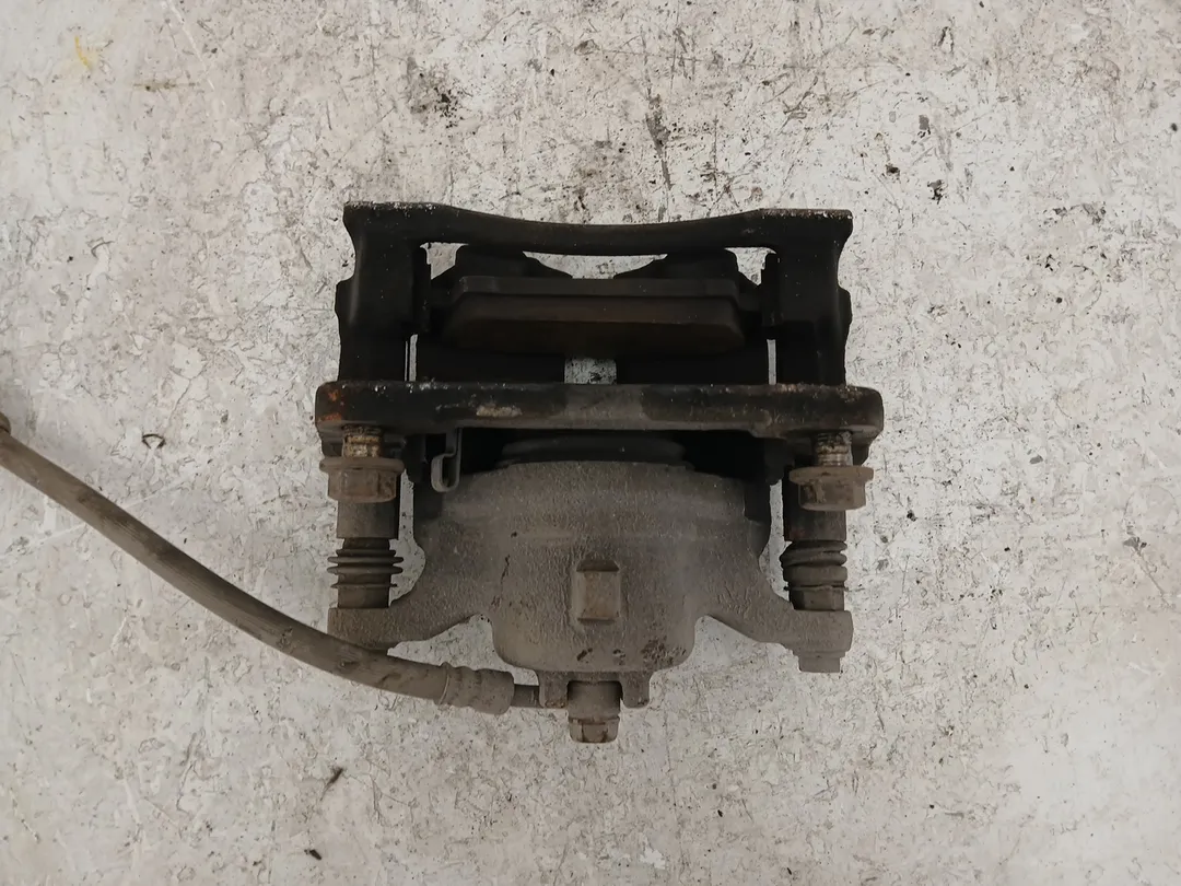 Pinza freno anteriore destro Pinza freno anteriore destro