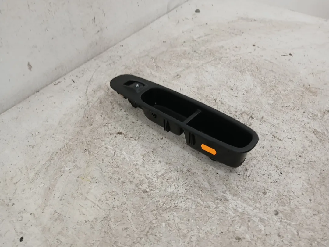 Interruttore alzacristalli porta anteriore Interruttore alzacristalli porta anteriore