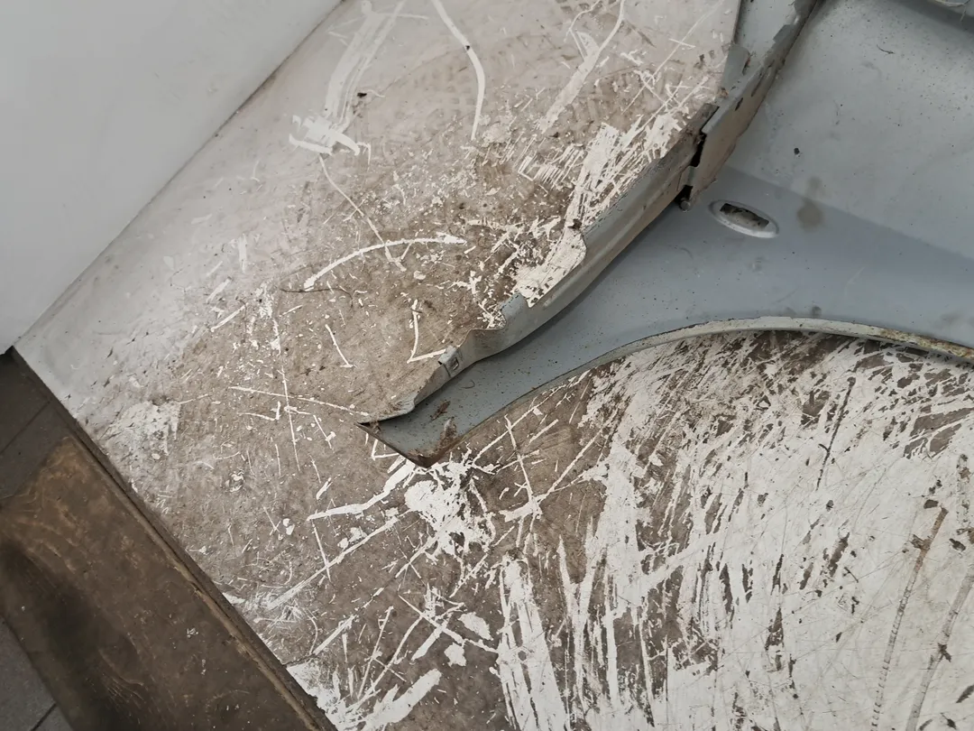 Parafango anteriore sinistro