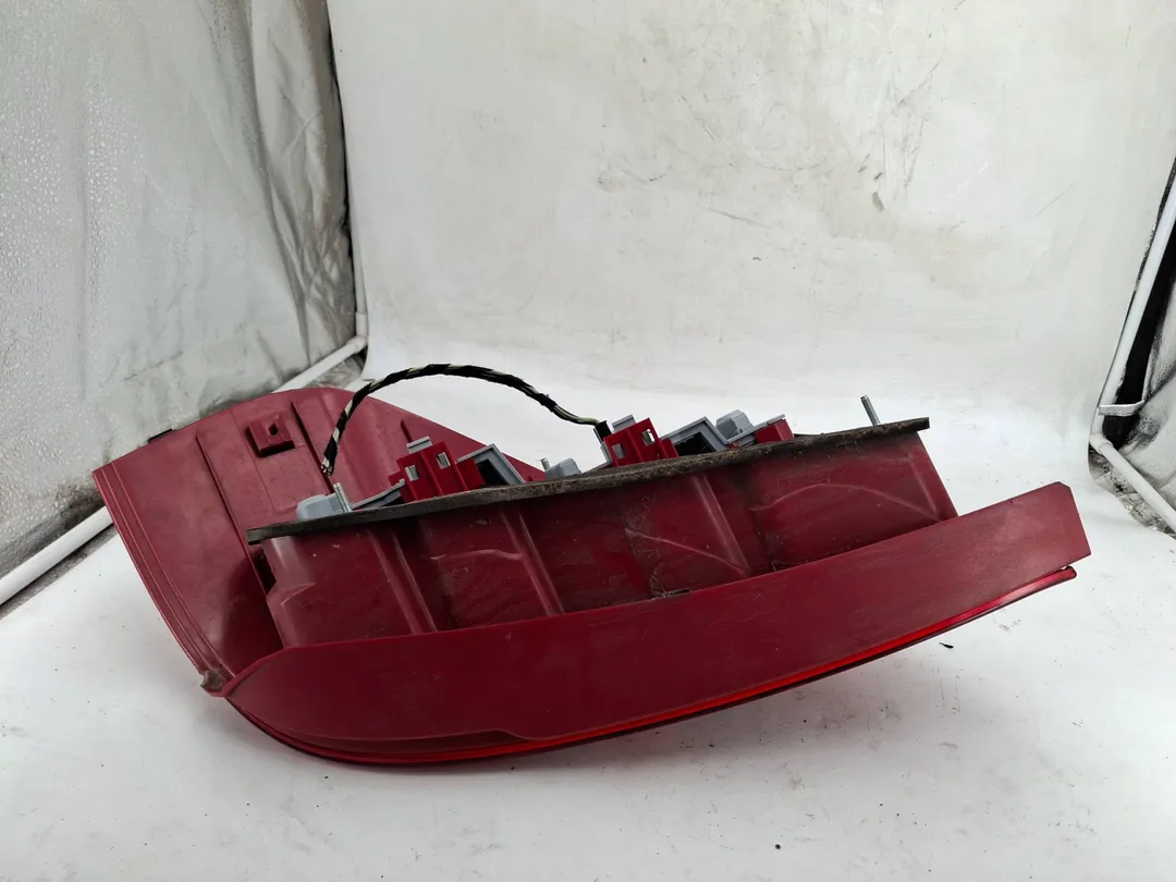 Fanale faro posteriore sinistro