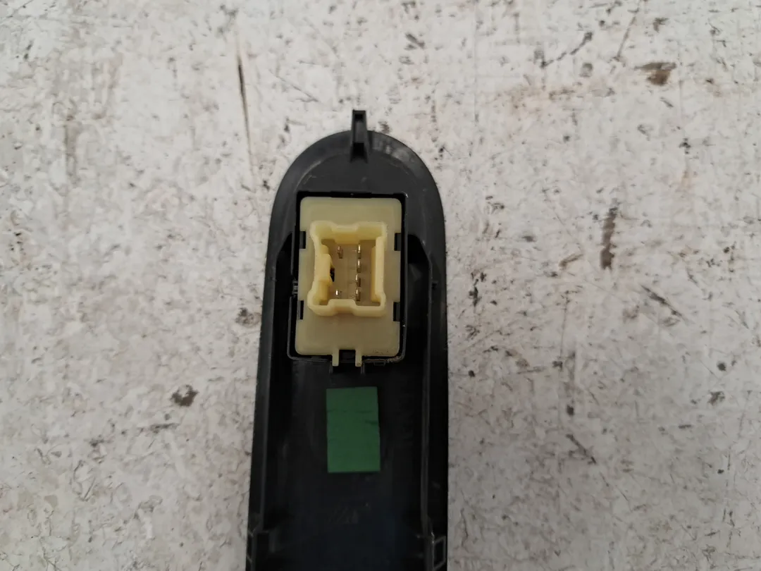 Interruttore alzacristalli porta anteriore Interruttore alzacristalli porta anteriore