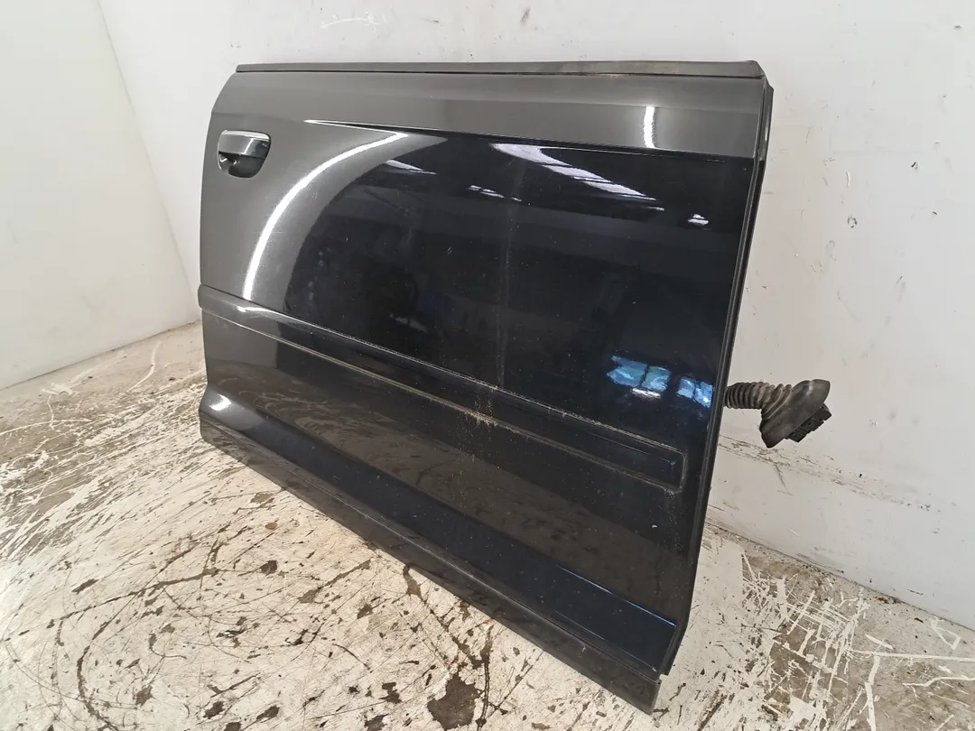 Porta anteriore destro