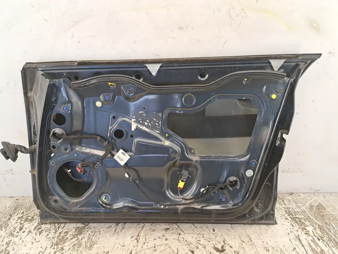 Porta anteriore destro