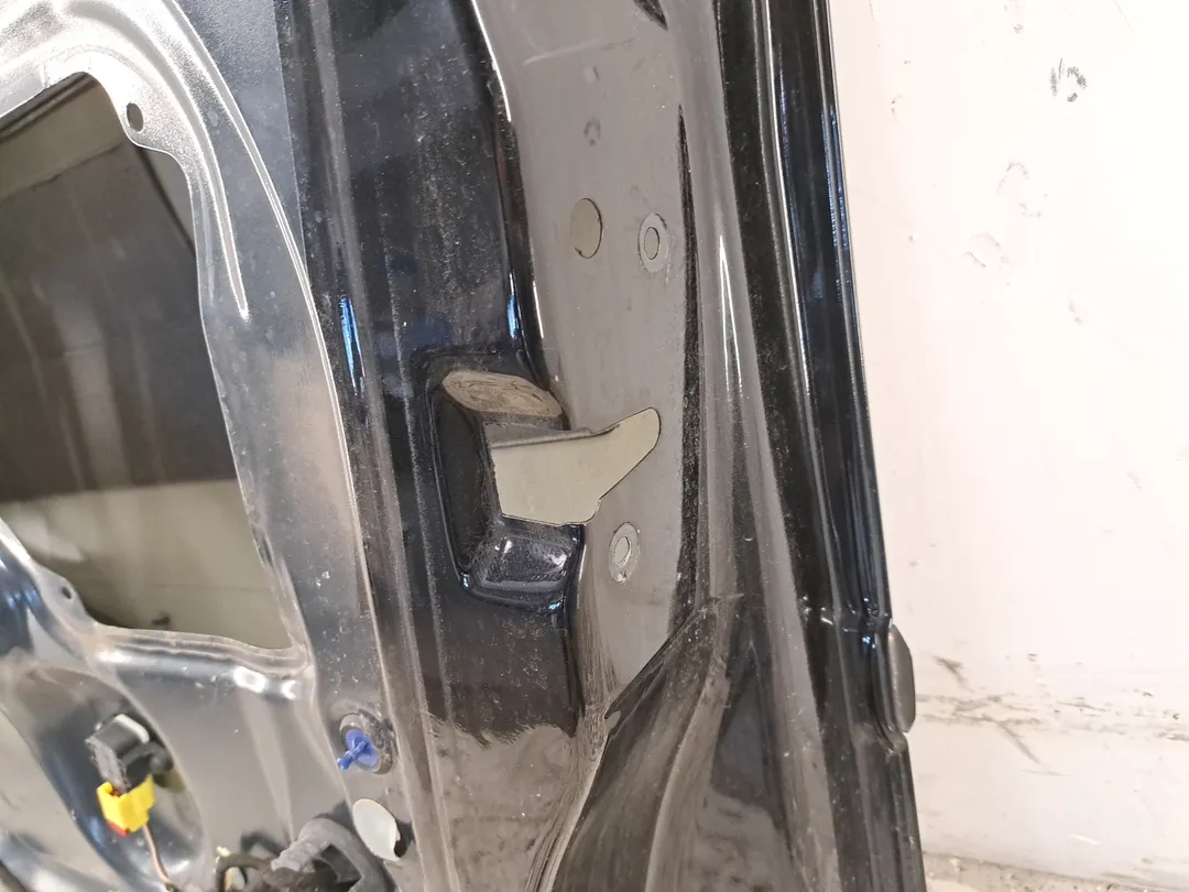 Porta anteriore destro