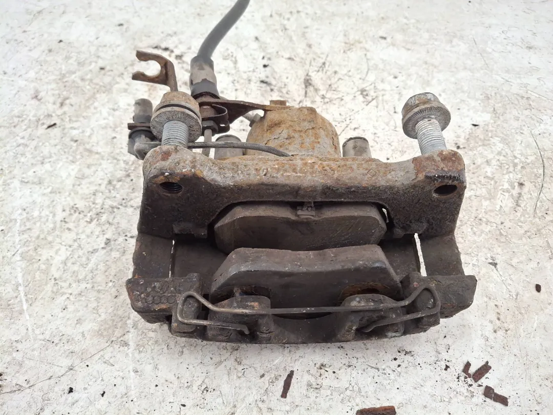 Pinza freno anteriore destro Pinza freno anteriore destro