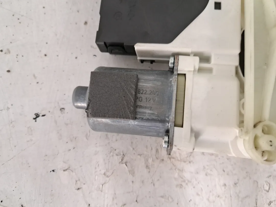 Alzacristallo alzavetro elettrico porta anteriore sinistro Alzacristallo alzavetro elettrico porta anteriore sinistro