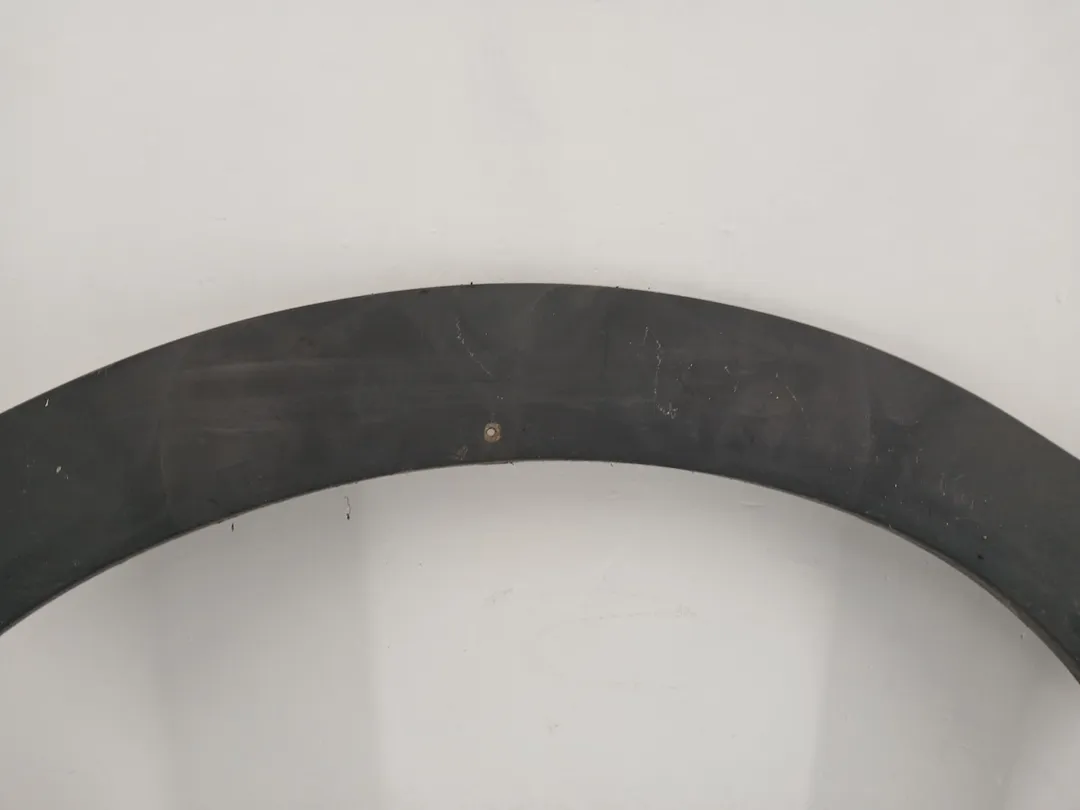 Modanatura arco passaruota posteriore destro Modanatura arco passaruota posteriore destro