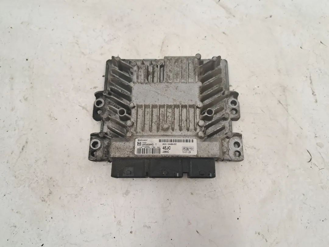 Centralina iniezione motore ECU Centralina iniezione motore ECU