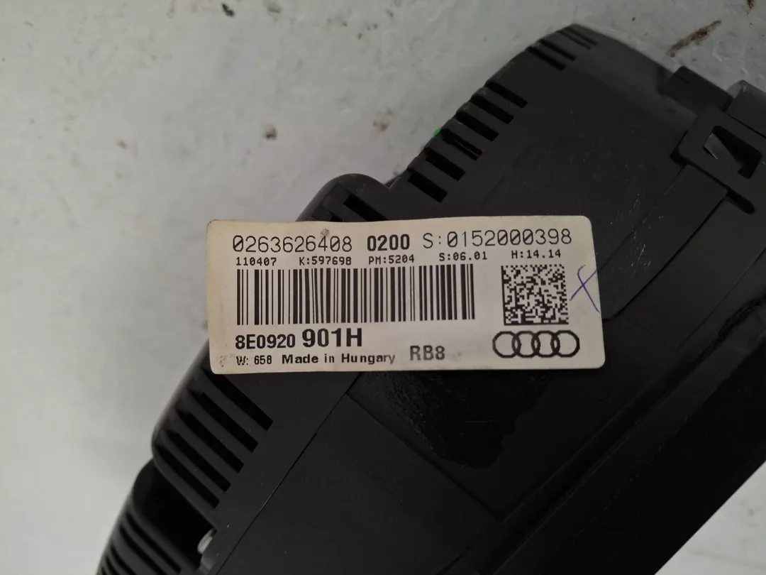 Quadro strumenti contachilometri Quadro strumenti contachilometri
