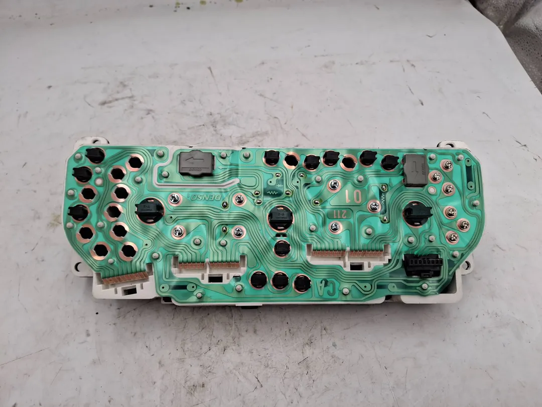 Quadro strumenti contachilometri Quadro strumenti contachilometri