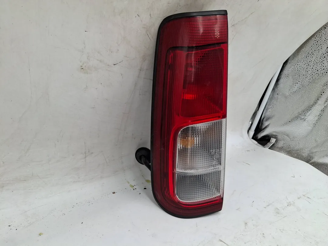 Fanale faro posteriore sinistro