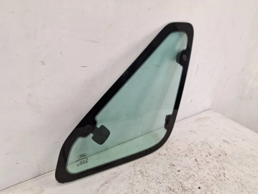 Fisso vetro parafango posteriore destro Fisso vetro parafango posteriore destro