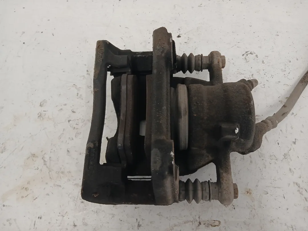 Pinza freno anteriore sinistro Pinza freno anteriore sinistro