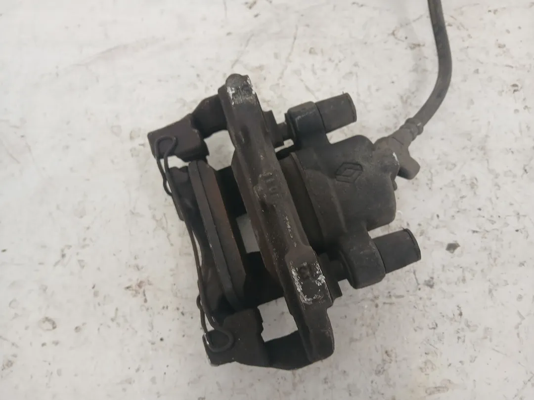 Pinza freno anteriore sinistro Pinza freno anteriore sinistro