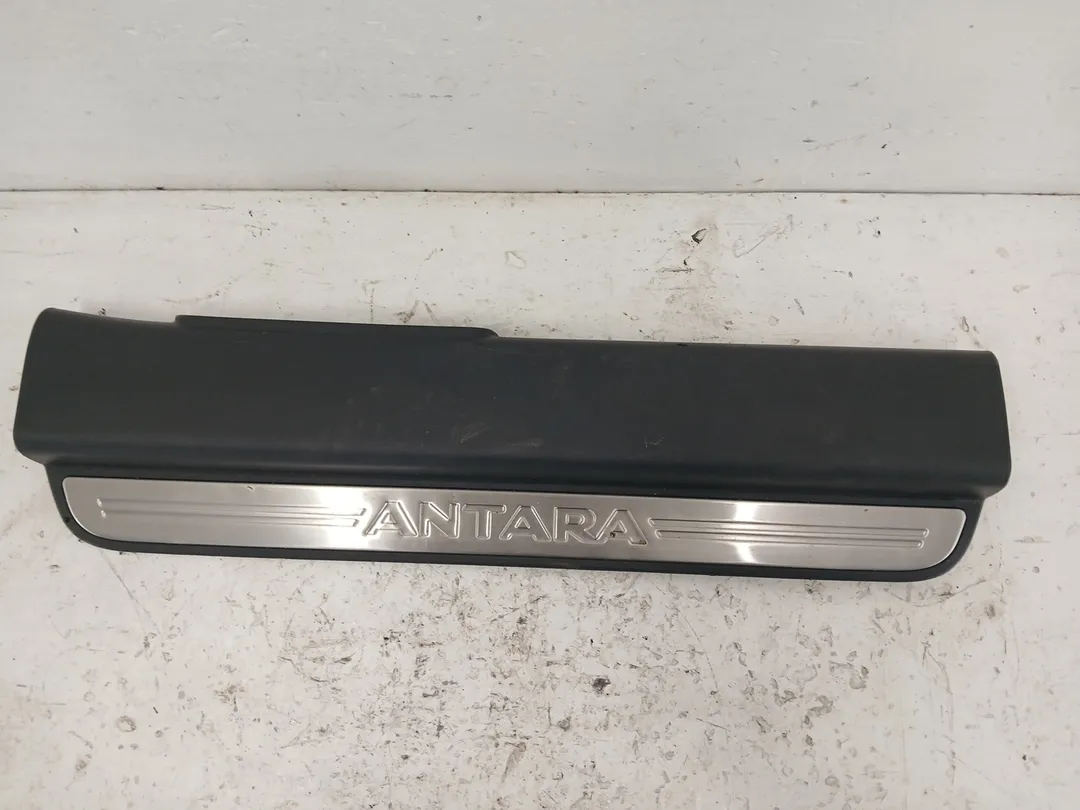 Modanatura battitacco ingresso anteriore abitacolo destro