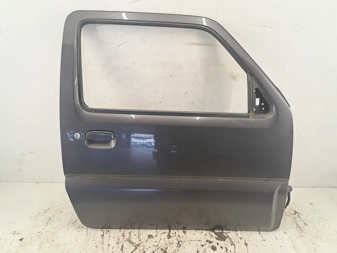 Porta anteriore destro
