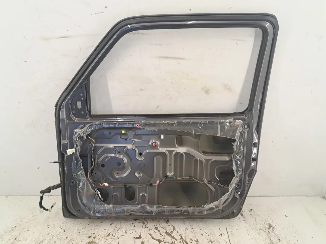 Porta anteriore destro