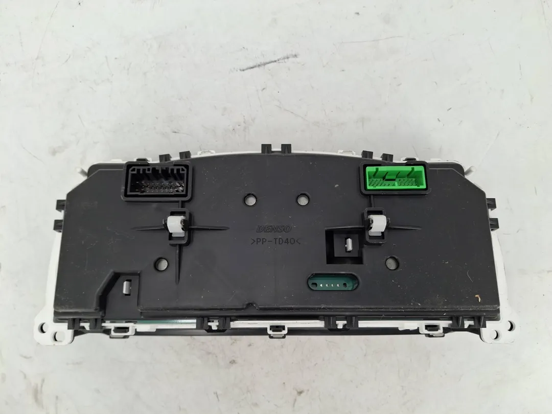 Quadro strumenti contachilometri Quadro strumenti contachilometri