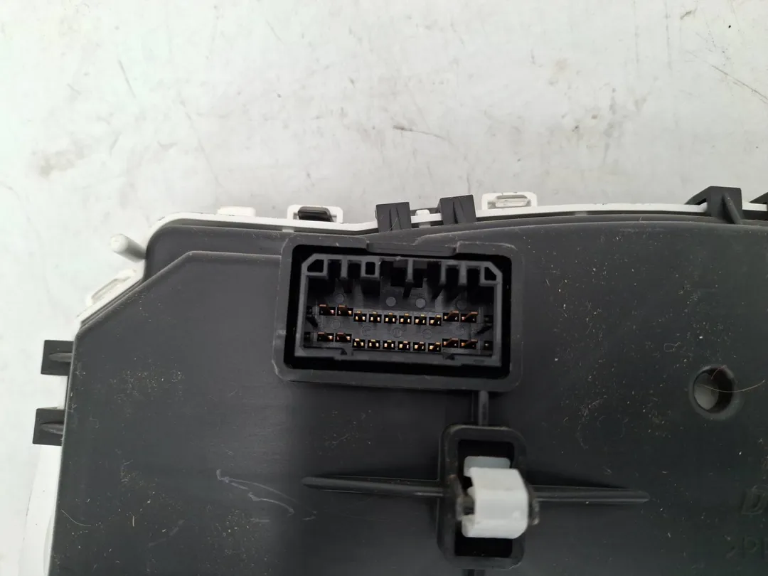 Quadro strumenti contachilometri Quadro strumenti contachilometri
