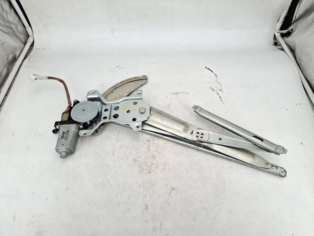 Alzacristallo elettrico porta anteriore con motorino destro Alzacristallo elettrico porta anteriore con motorino destro
