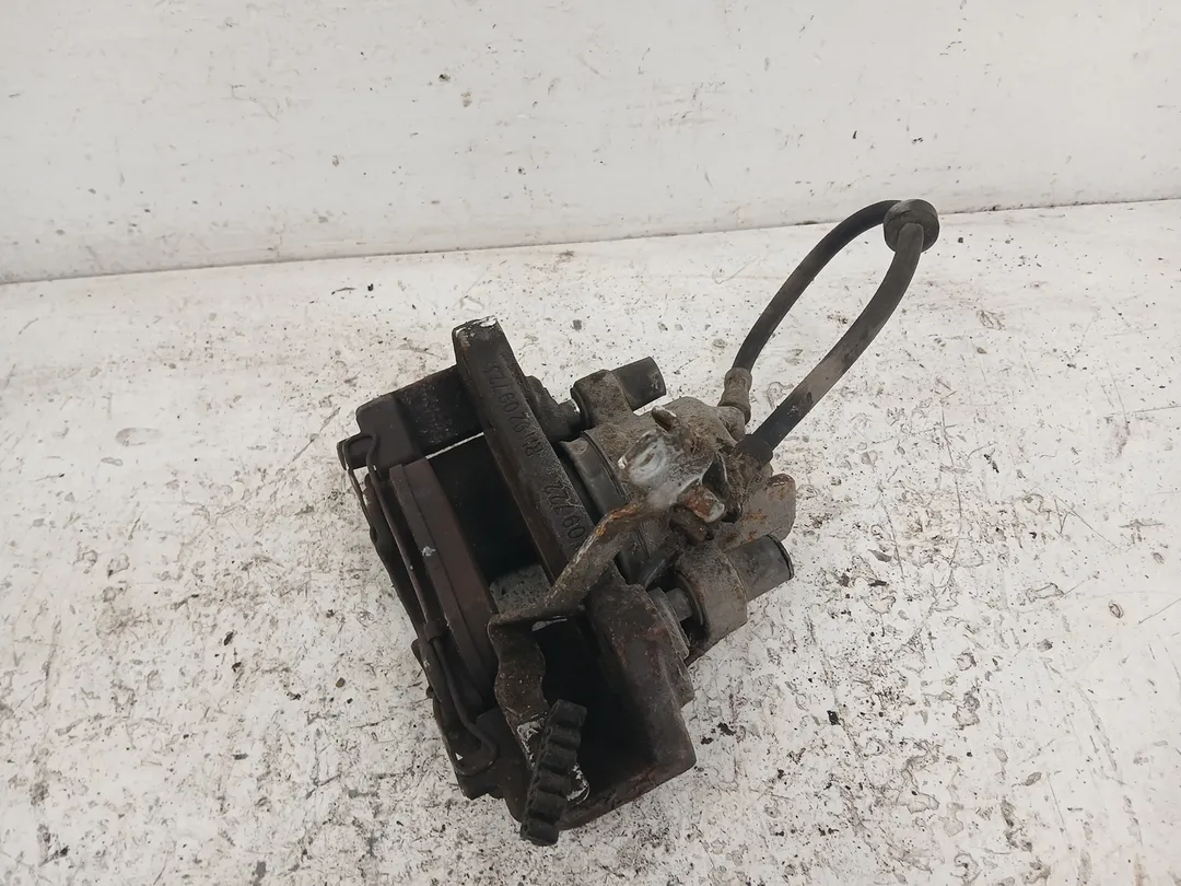 Pinza freno anteriore sinistro Pinza freno anteriore sinistro