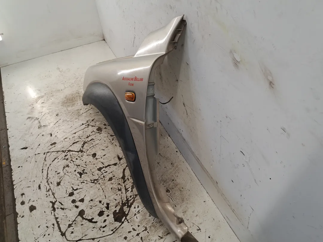 Parafango anteriore sinistro